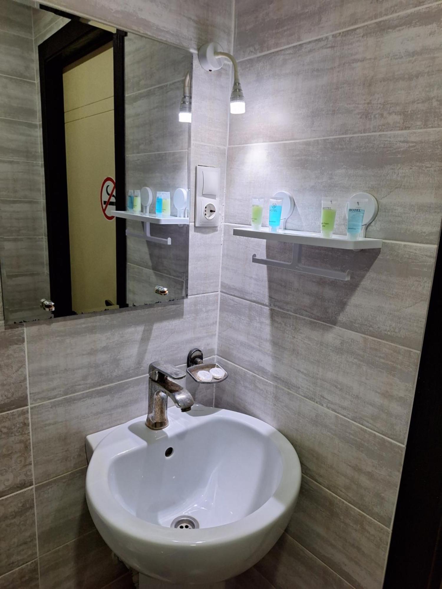 Hotel Georgian Κουτάισι Εξωτερικό φωτογραφία